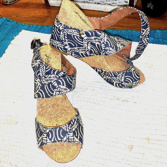 NEW LUCKY BRAND IKAT PRINT HIGH WEDGE PLATFORM SANDALS 8 - Picture 1 of 7